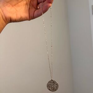 Silpada Cut Above Necklace N2328
Sterling Silver Filligree Circle Bead
Chain